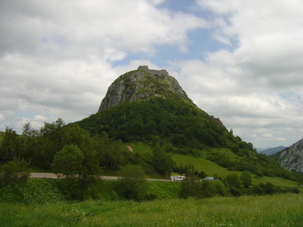 Aux Quatre Saisons Axat Bed and Breakfast Esterno foto