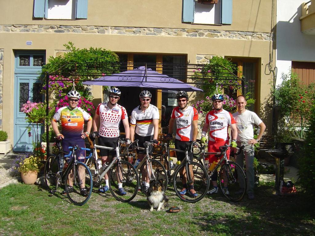 Aux Quatre Saisons Axat Bed and Breakfast Esterno foto