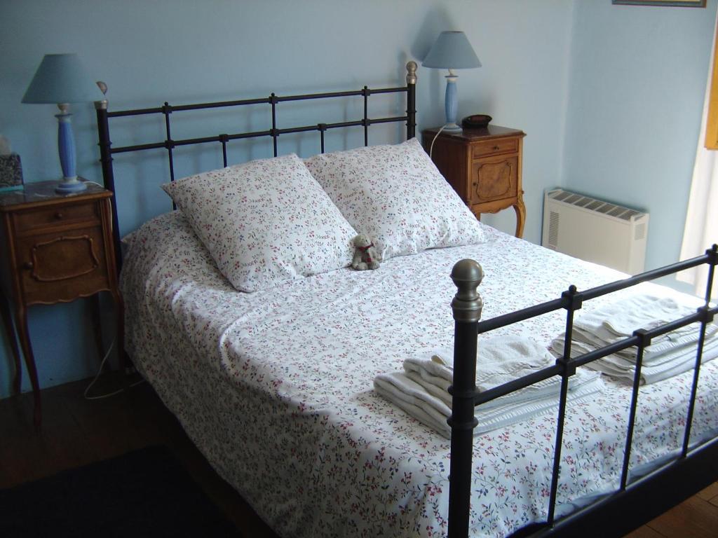 Aux Quatre Saisons Axat Bed and Breakfast Esterno foto