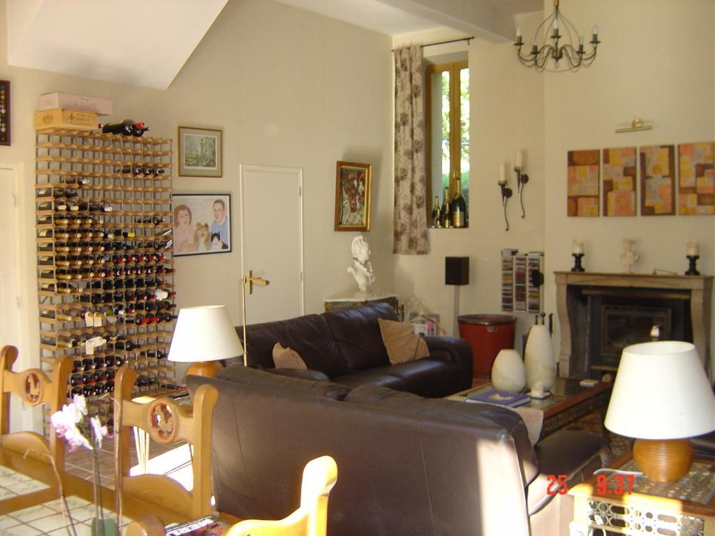 Aux Quatre Saisons Axat Bed and Breakfast Esterno foto
