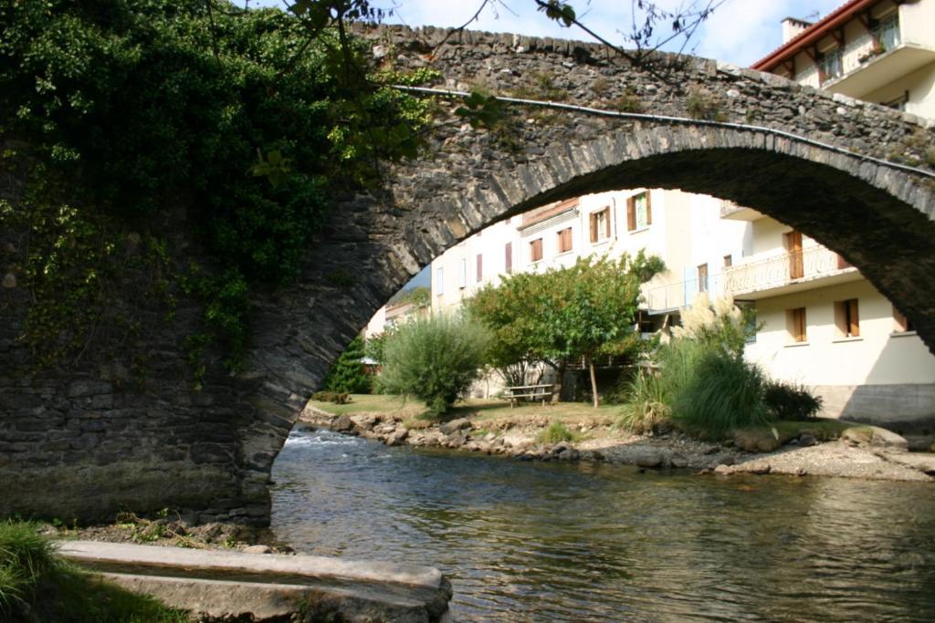 Aux Quatre Saisons Axat Bed and Breakfast Esterno foto