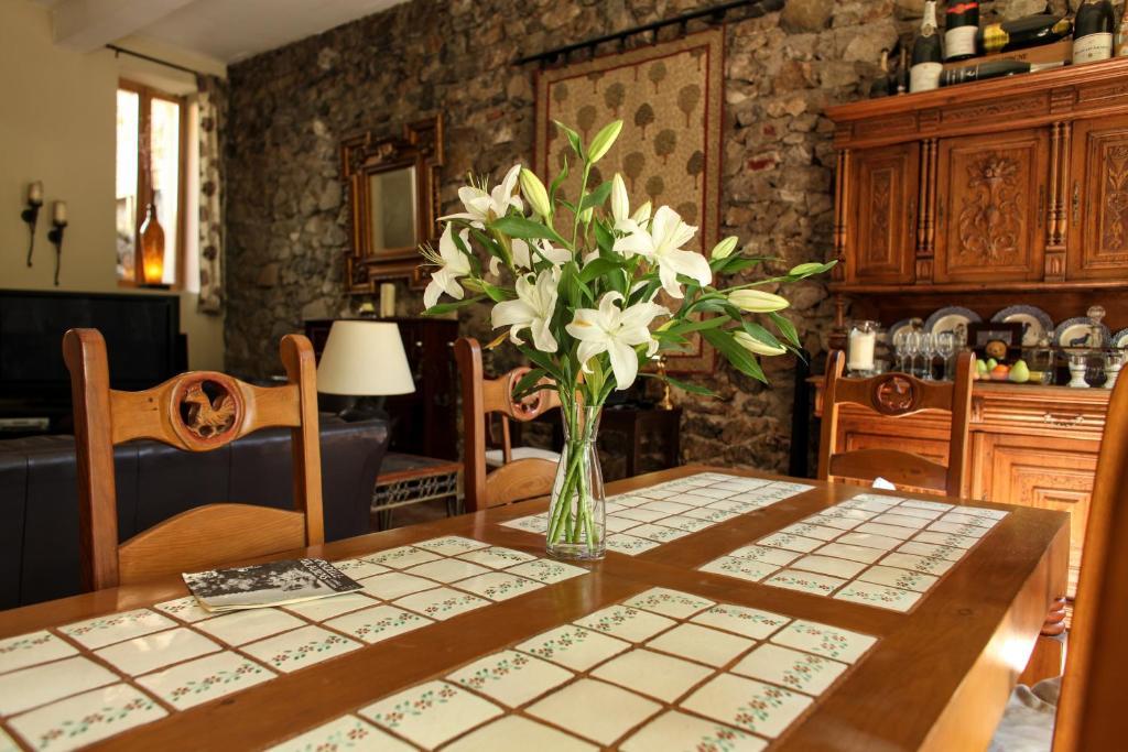Aux Quatre Saisons Axat Bed and Breakfast Esterno foto